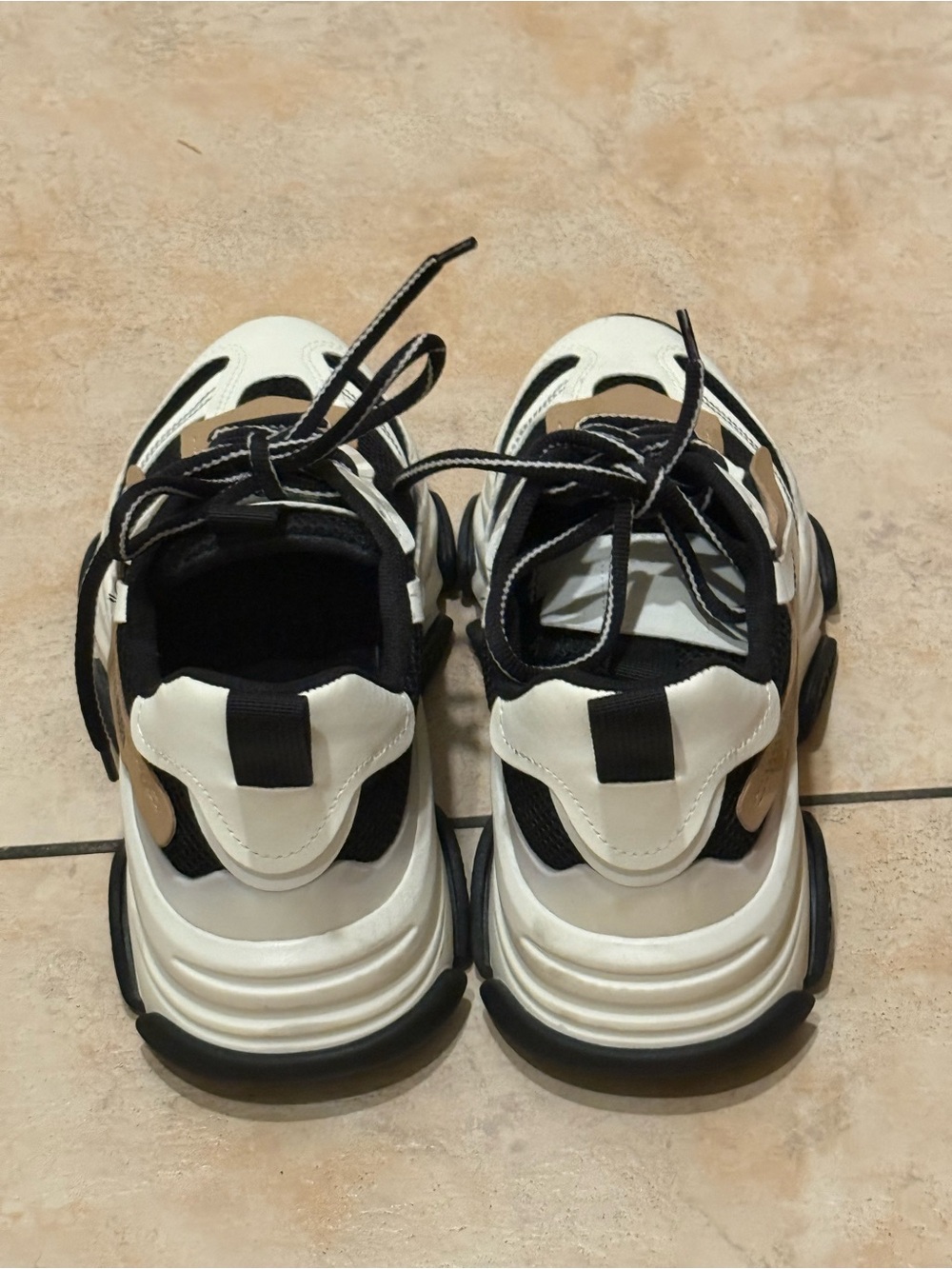 Steve Madden Possession Platform Sneakers Women’s Size 9 Black White Tan EUC - Picture 6 of 16